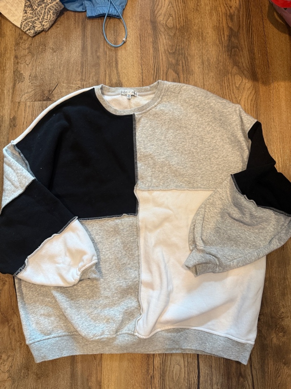 Women’s Oversized Patchwork Crewneck Sweatshirt - Gray/Black/White